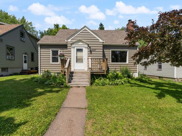 4527 Dodge Street, Duluth, MN 55804