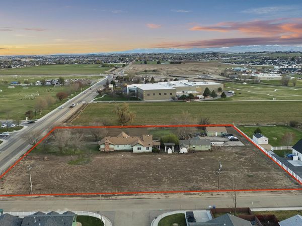 3514 S Indiana Ave, Caldwell, ID 83605