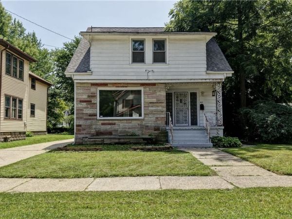 827 Kinsman Street NW, Warren, OH 44483