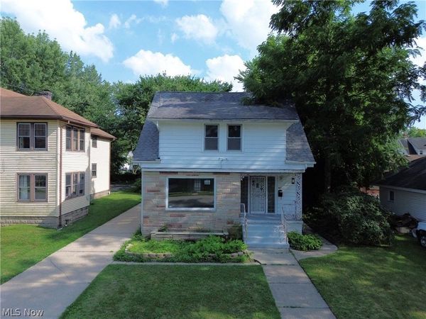 827 Kinsman Street NW, Warren, OH 44483