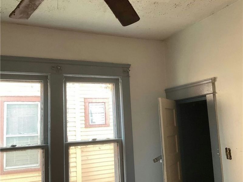 11910 Chesterfield Avenue, Cleveland, OH 44108 Photo 14