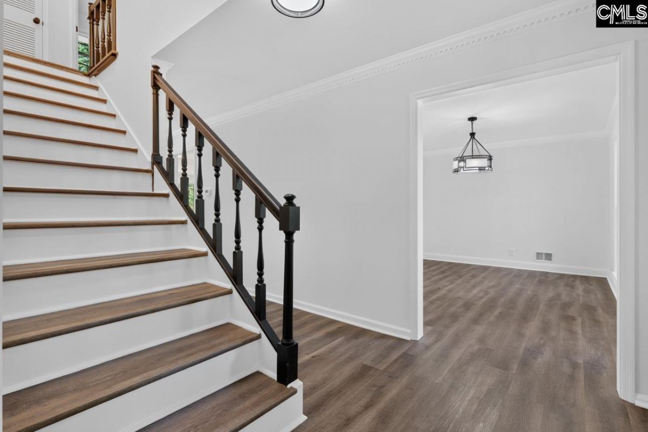 1328 Country Squire Drive  Photo 5