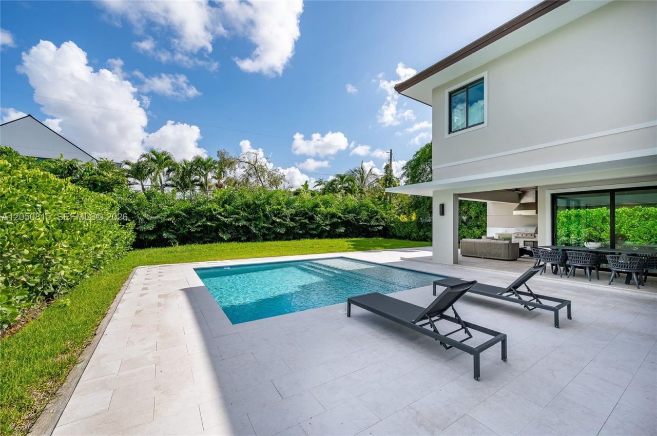 6415 SW 83rd St, Miami, FL 33143 Photo