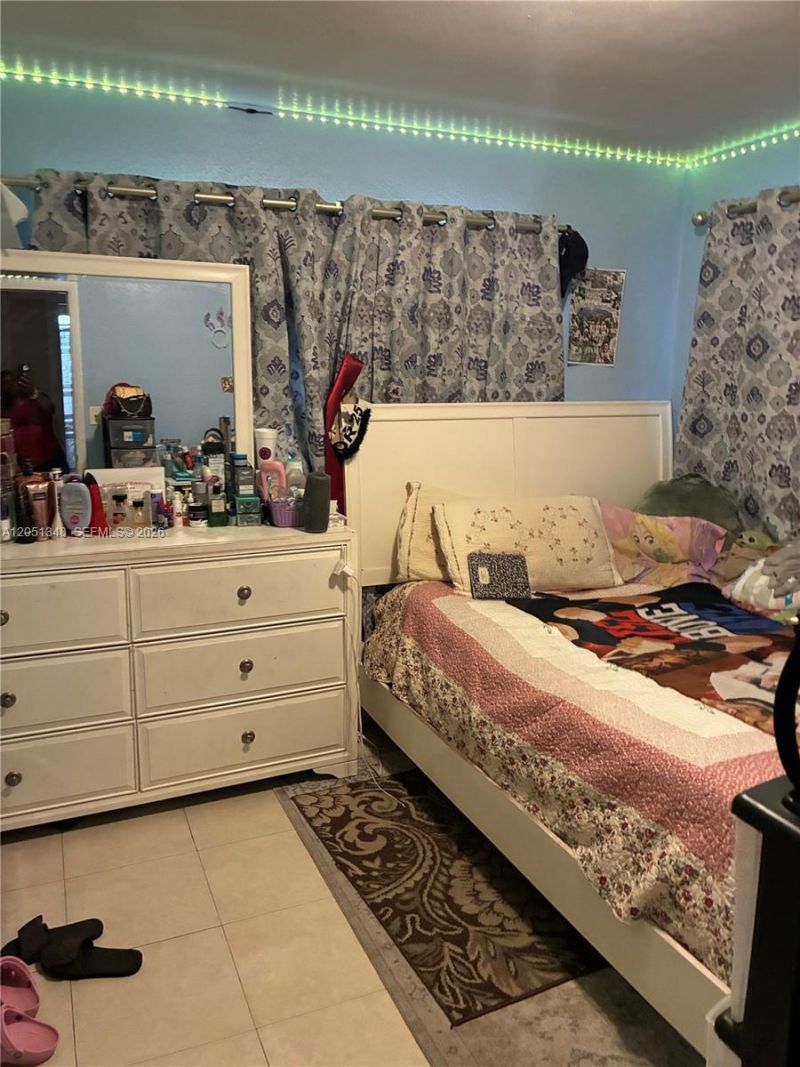 1011 NW 183rd Dr, Miami Gardens, FL 33169 Photo