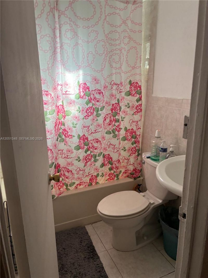 1011 NW 183rd Dr, Miami Gardens, FL 33169 Photo