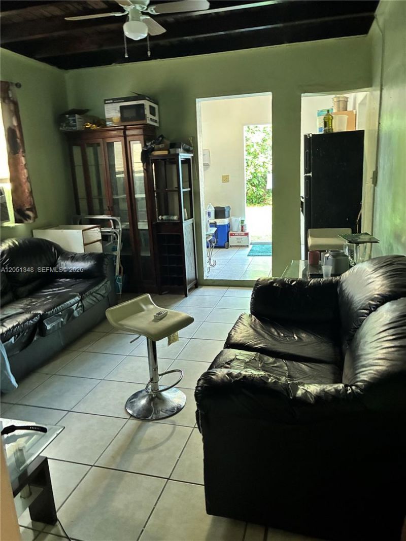 1011 NW 183rd Dr, Miami Gardens, FL 33169 Photo
