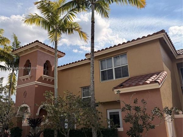 906 SW 143rd ave , Unit 2005, Pembroke Pines, FL 33027