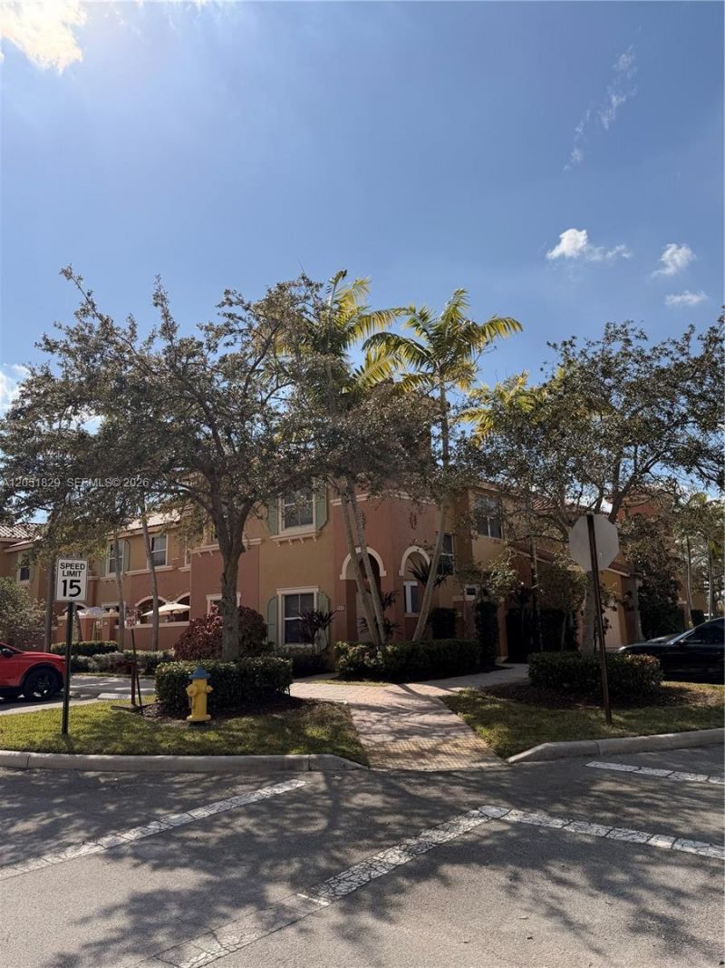 906 SW 143rd Ave , Unit 2005, Pembroke Pines, FL 33027 Photo