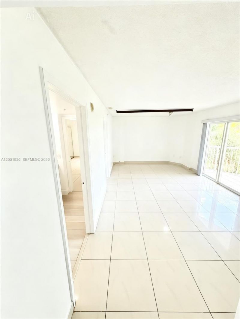 280 SW 20th Rd , Unit 504, Miami, FL 33129 Photo