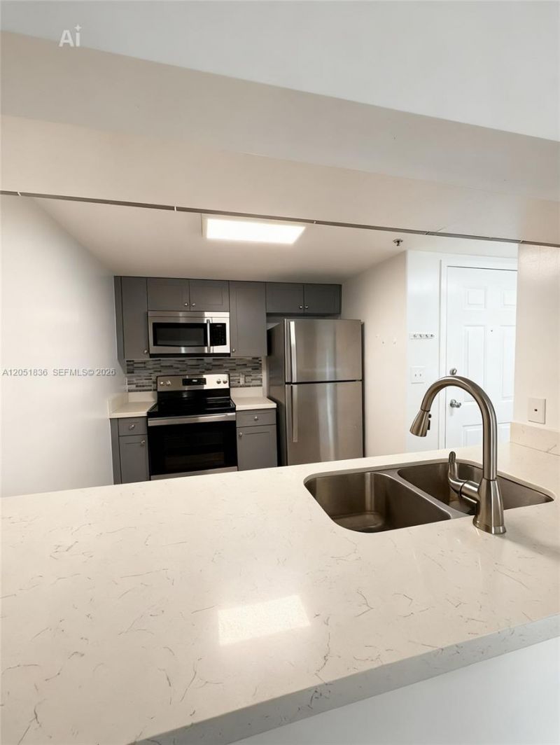 280 SW 20th Rd , Unit 504, Miami, FL 33129 Photo