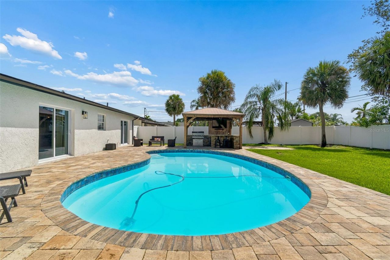 2058 Bayou Grande Boulevard Ne, Saint Petersburg, FL 33703 Photo