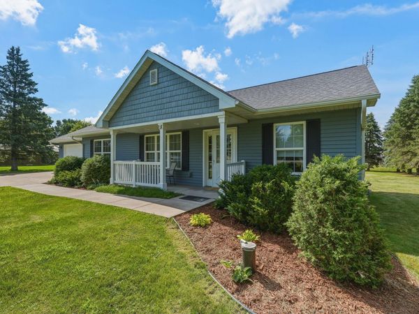 1423 County Road Gg , New Richmond, WI 54017