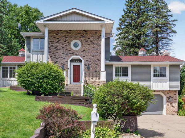 798 Torchwood Drive, New Brighton, MN 55112
