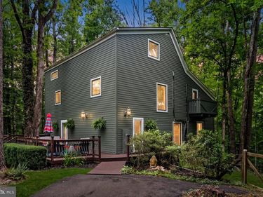 9914 CREST COURT, MARSHALL, VA 20115