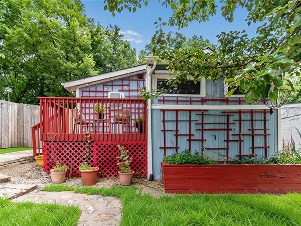 607 N Main Street, Excelsior Springs, MO 64024