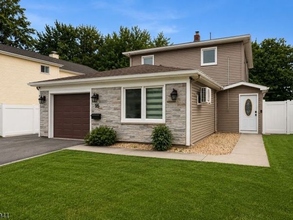 16 Adrian St, Pompton Lakes, NJ 07442
