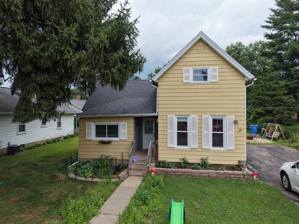 611 9th Street, Baraboo, WI 53913