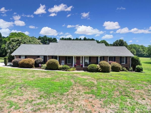 129 Verna Drive, Statesville, NC 28625