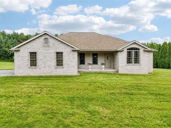 152 Game Farm Rd, New Castle, PA 16101