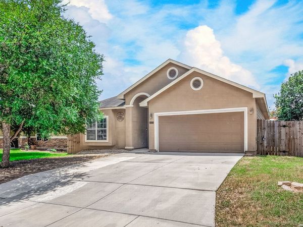 14411 CORRAL CT, Elmendorf, TX 78112