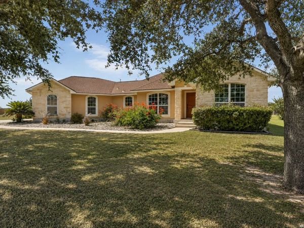 15815 White Cap Dr, Lytle, TX 78052