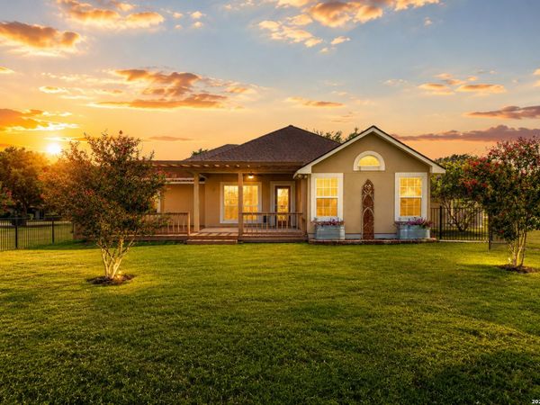 15815 White Cap Dr, Lytle, TX 78052
