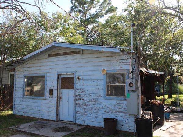 717 ORMAND ST, Pleasanton, TX 78064