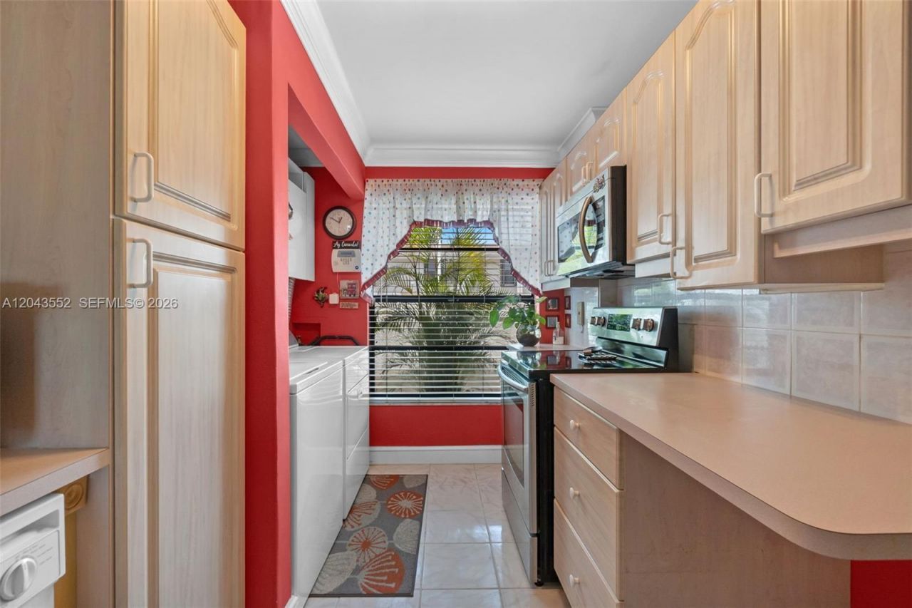 1121 NW 98th Ter , Unit 119, Pembroke Pines, FL 33024 Photo
