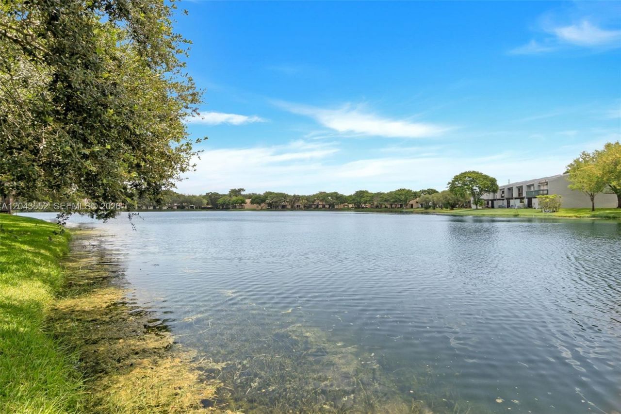 1121 NW 98th Ter , Unit 119, Pembroke Pines, FL 33024 Photo