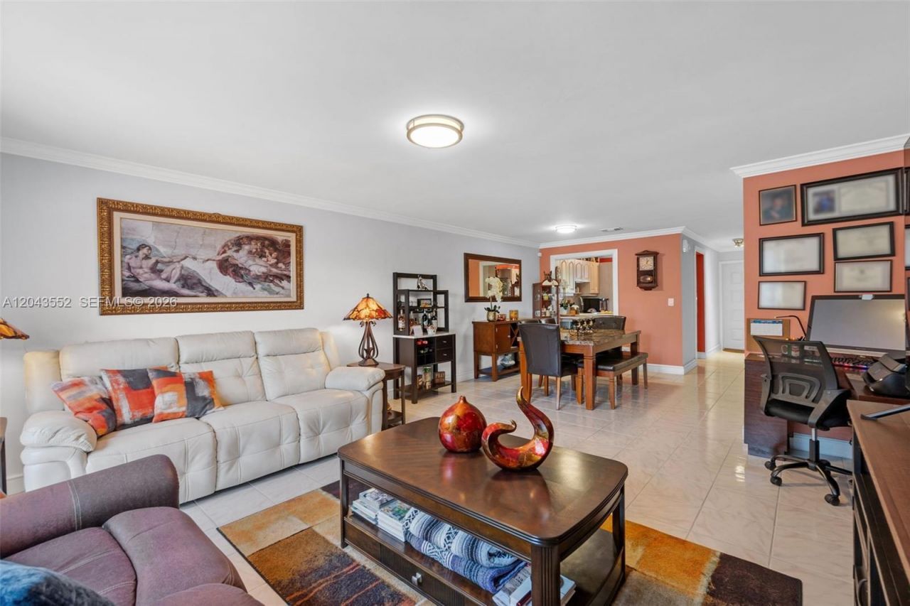 1121 NW 98th Ter , Unit 119, Pembroke Pines, FL 33024 Photo