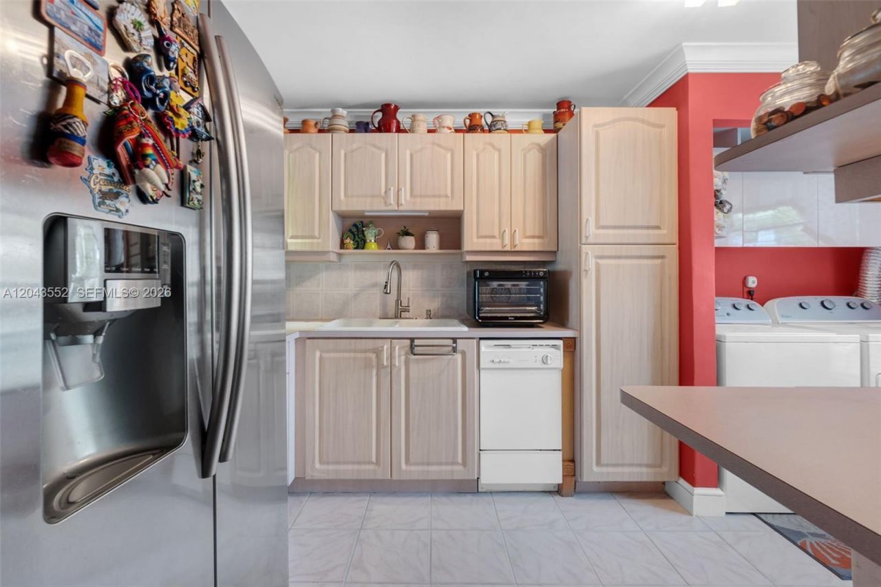 1121 NW 98th Ter , Unit 119, Pembroke Pines, FL 33024 Photo