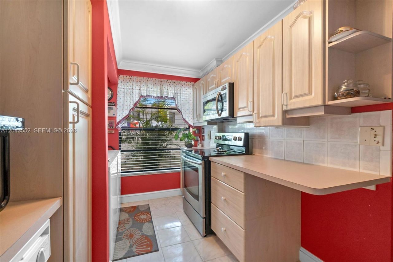 1121 NW 98th Ter , Unit 119, Pembroke Pines, FL 33024 Photo