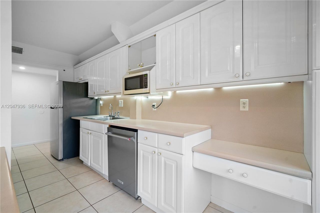 1891 N 61st Ave, Unit B215, Hollywood, FL 33024 Photo