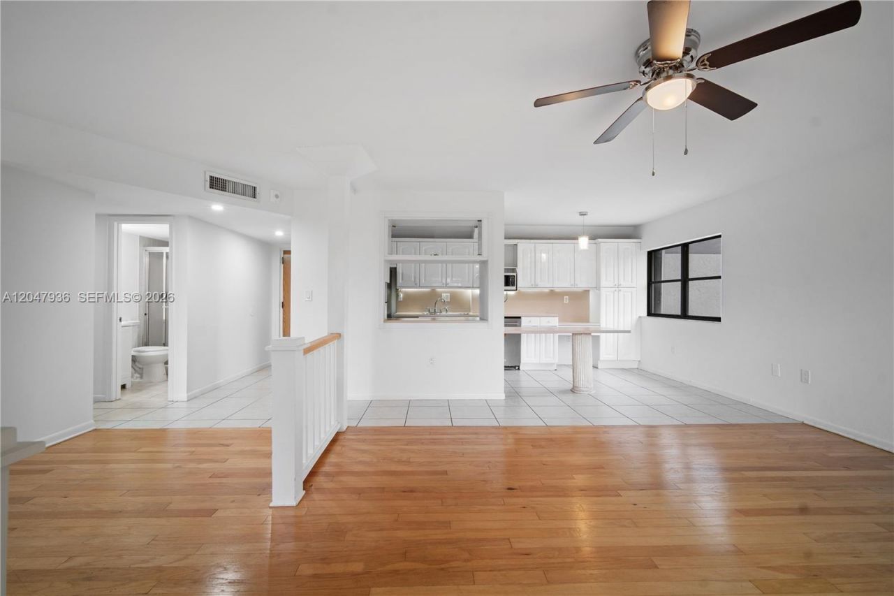1891 N 61st Ave, Unit B215, Hollywood, FL 33024 Photo