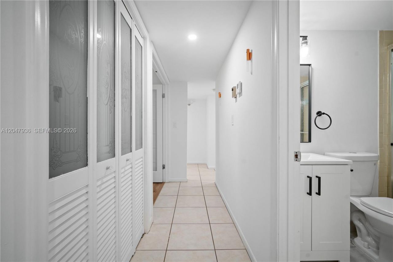 1891 N 61st Ave, Unit B215, Hollywood, FL 33024 Photo
