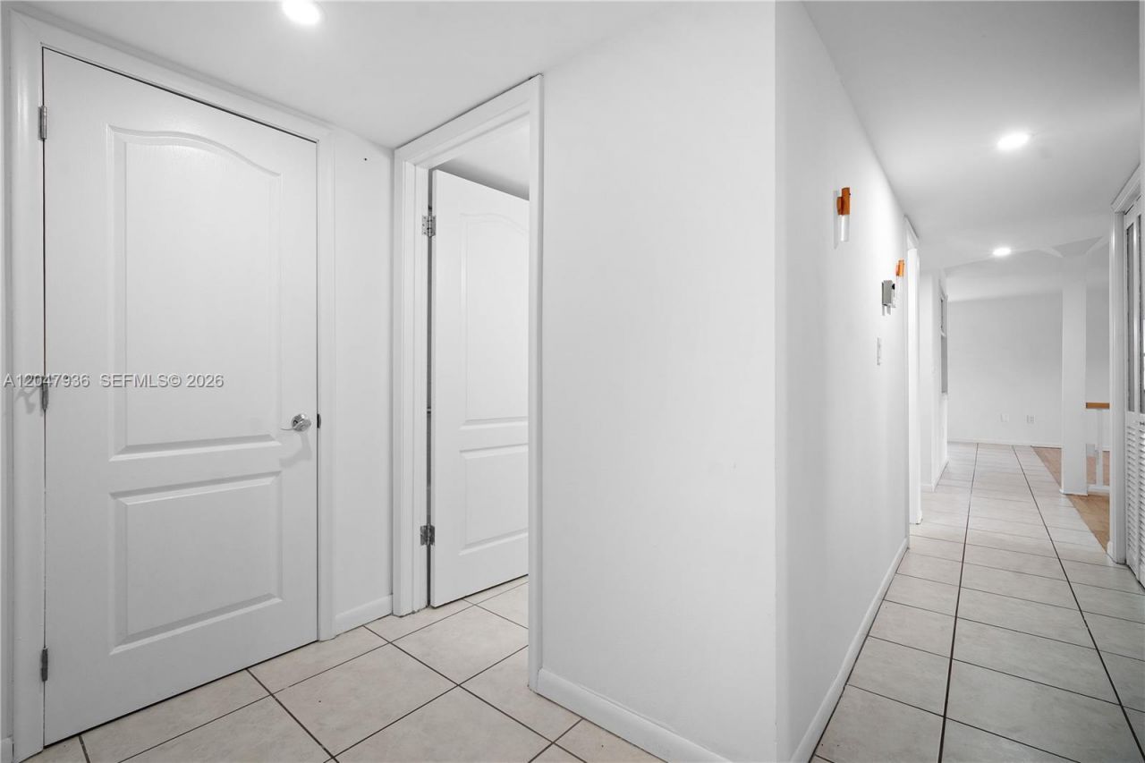 1891 N 61st Ave, Unit B215, Hollywood, FL 33024 Photo