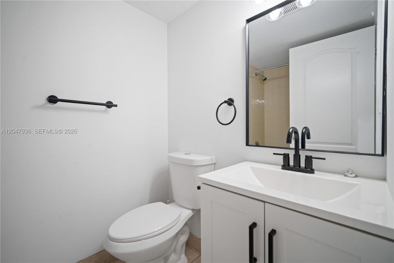 1891 N 61st Ave, Unit B215, Hollywood, FL 33024 Photo