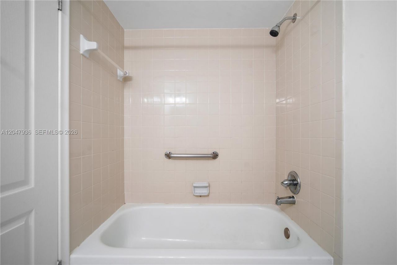 1891 N 61st Ave, Unit B215, Hollywood, FL 33024 Photo