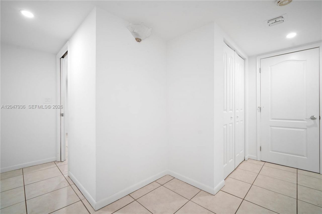 1891 N 61st Ave, Unit B215, Hollywood, FL 33024 Photo