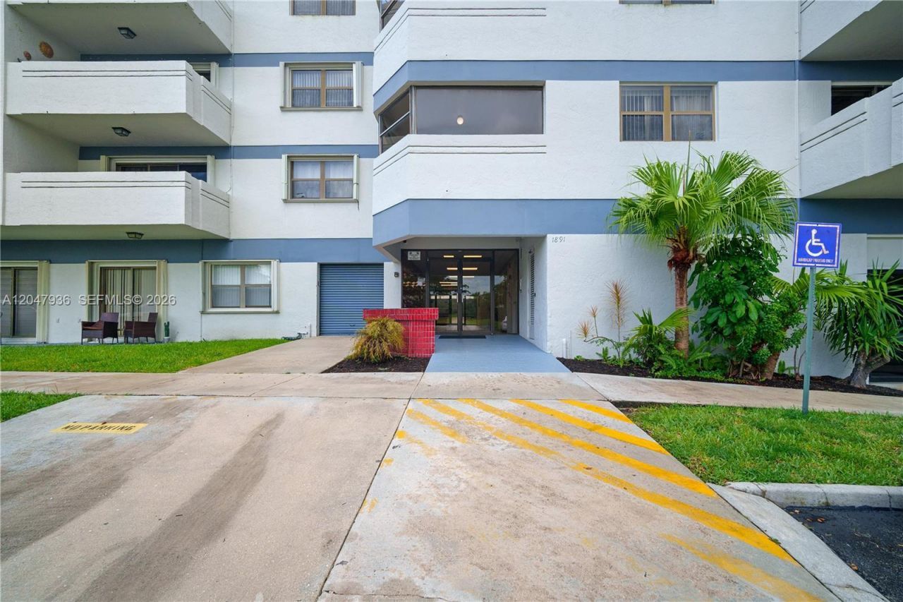 1891 N 61st Ave, Unit B215, Hollywood, FL 33024 Photo