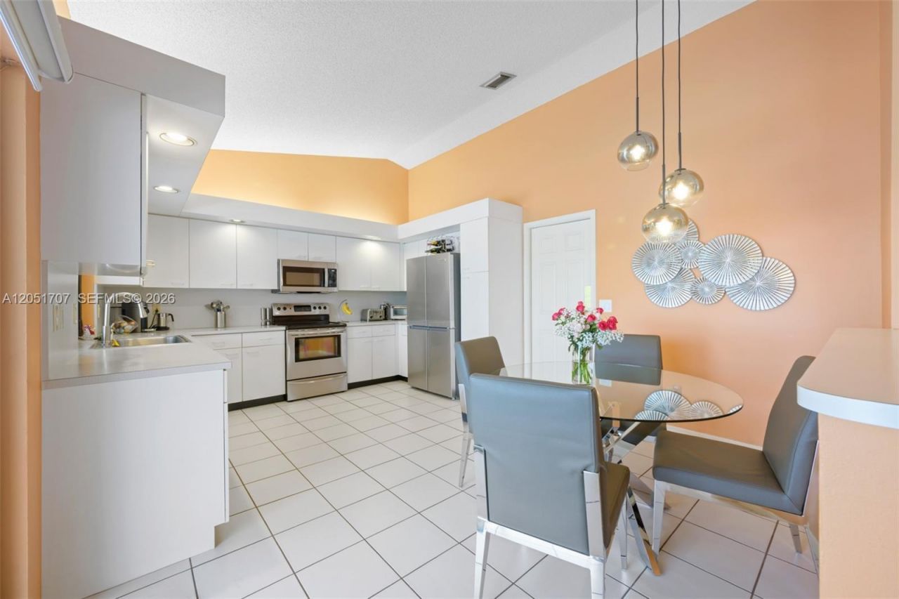 5521 Hawkes Bluff Ave, Davie, FL 33331 Photo