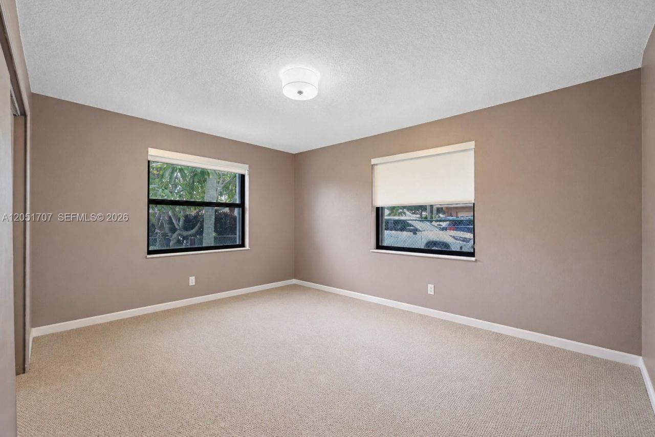 5521 Hawkes Bluff Ave, Davie, FL 33331 Photo