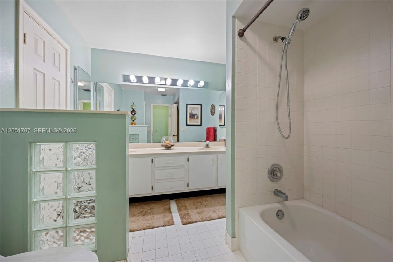 5521 Hawkes Bluff Ave, Davie, FL 33331 Photo