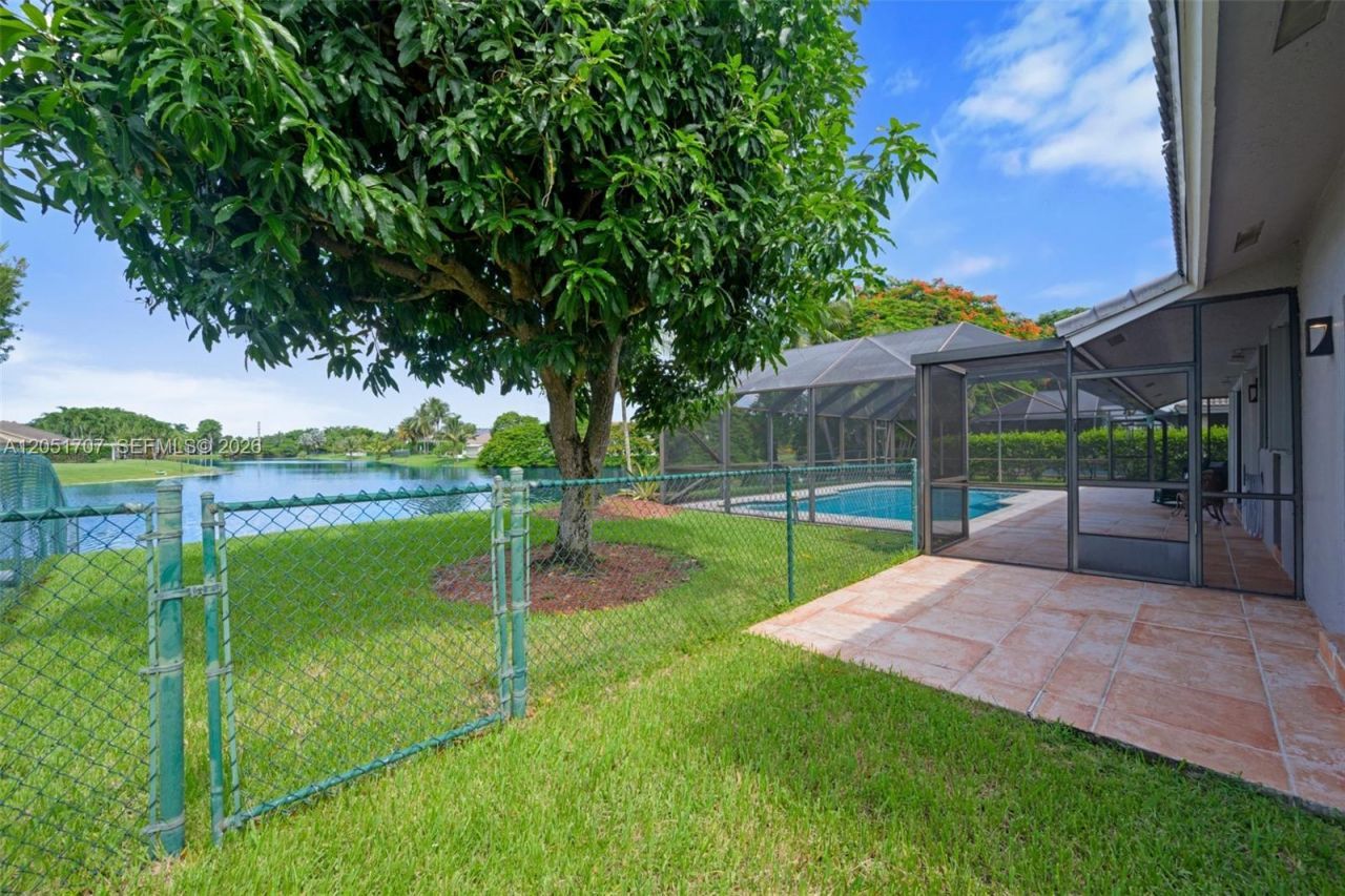5521 Hawkes Bluff Ave, Davie, FL 33331 Photo