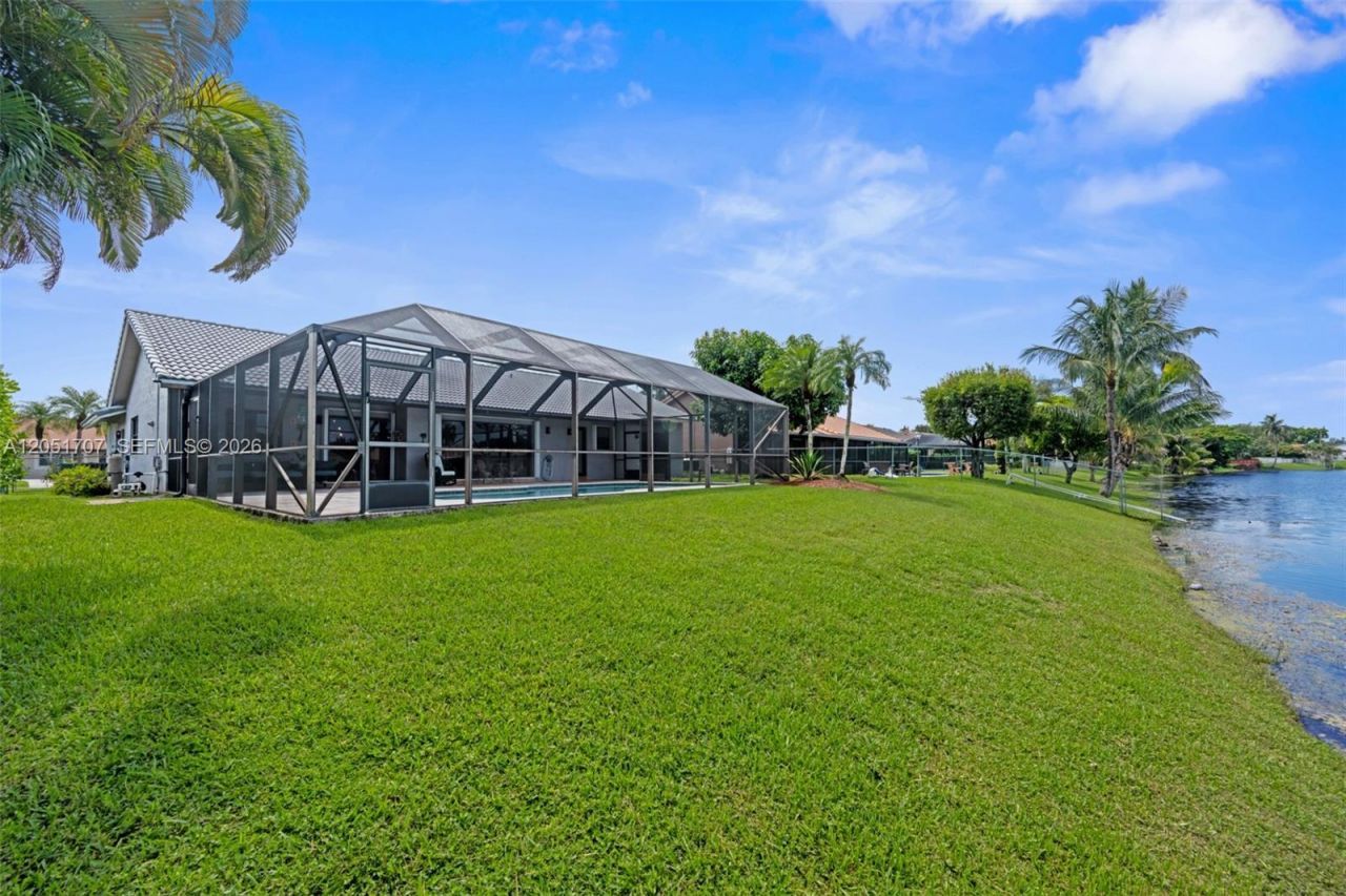 5521 Hawkes Bluff Ave, Davie, FL 33331 Photo