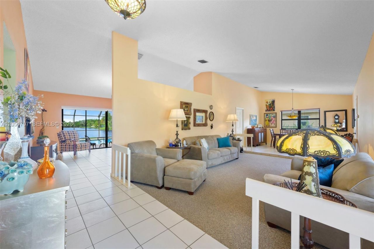 5521 Hawkes Bluff Ave, Davie, FL 33331 Photo