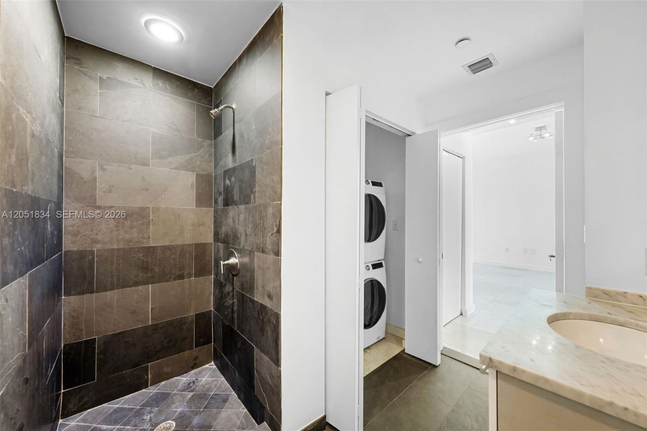 900 Biscayne Blvd, Unit 2404, Miami, FL 33132 Photo