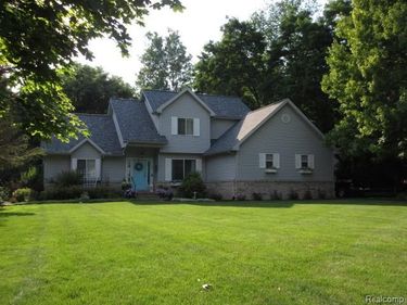 11356 Tall Shadows Court, Hamburg Twp, MI 48169