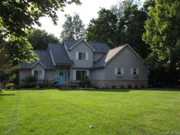 11356 Tall Shadows Court, Hamburg Twp, MI 48169