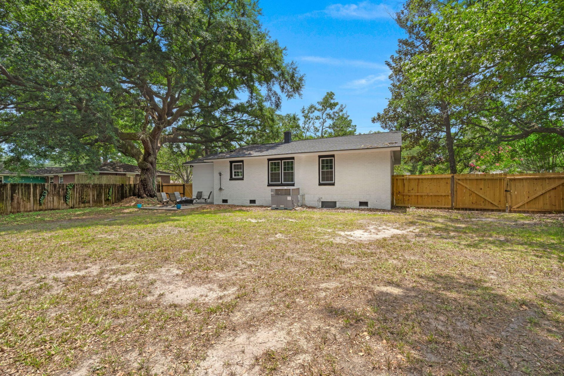 2632 Ridgewood Avenue Photo 23